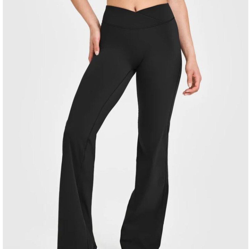 NWT Oner Active Unified Wrap Flared Bottoms - Medium Regular